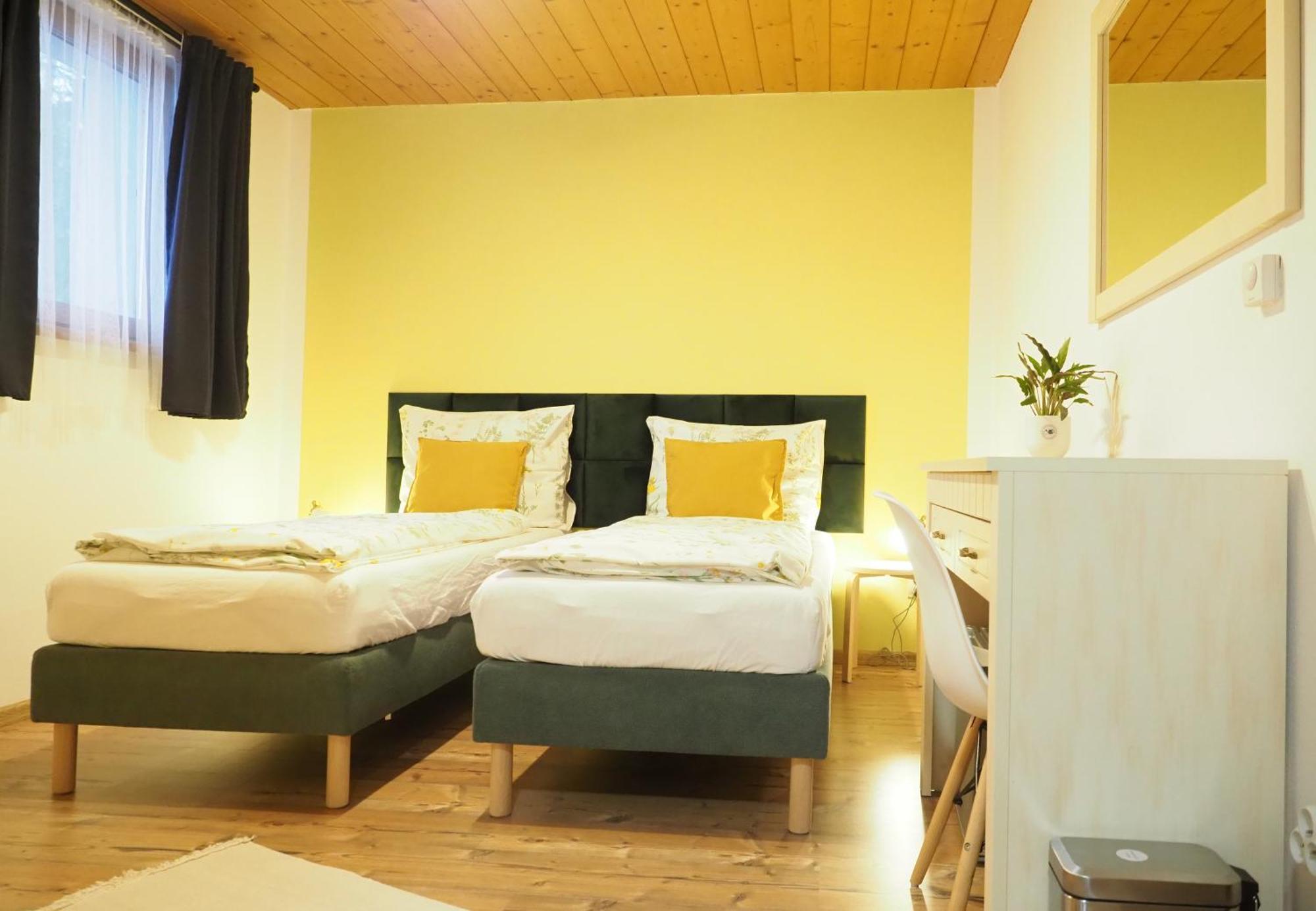 Ubytovanie&Restauracia Bodliak Ziar Bagian luar foto